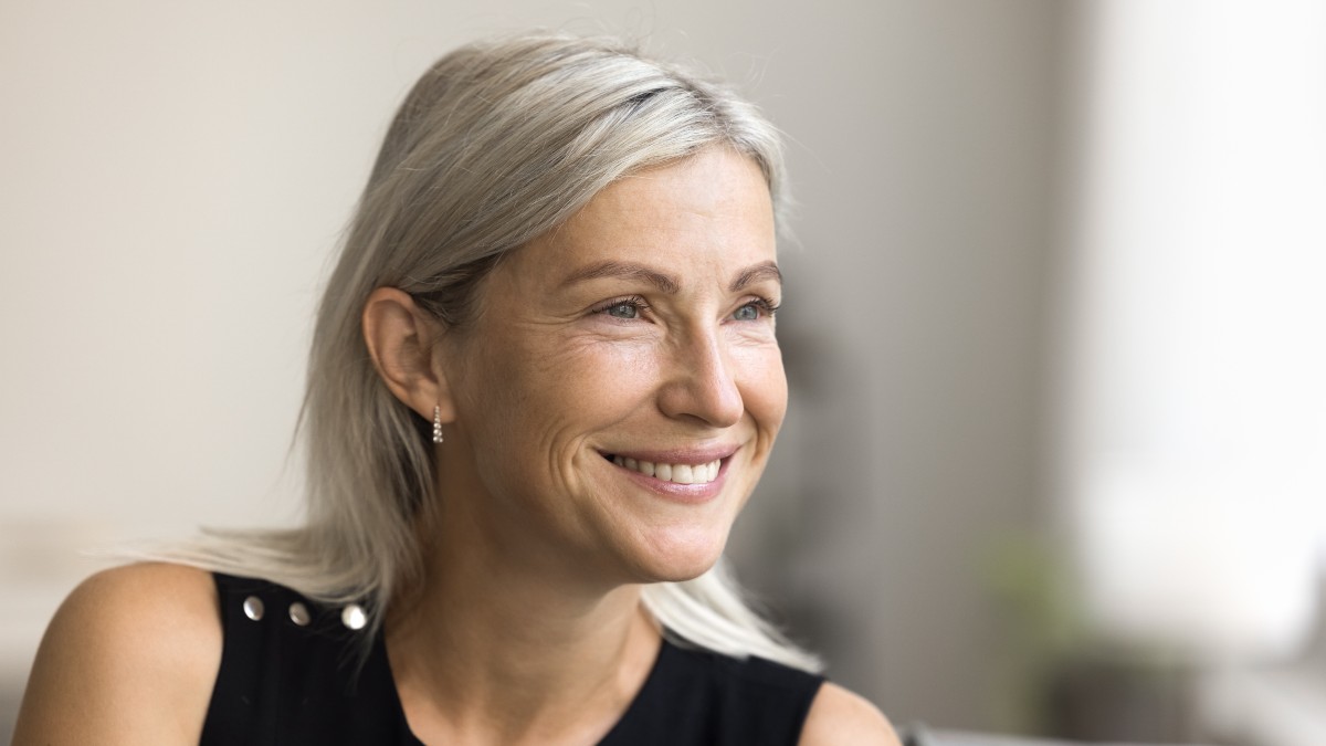 40+ και εμμηνόπαυση: Οι αλλαγές στην επιδερμίδα του προσώπου σου και 8 προϊόντα που θα λατρέψεις