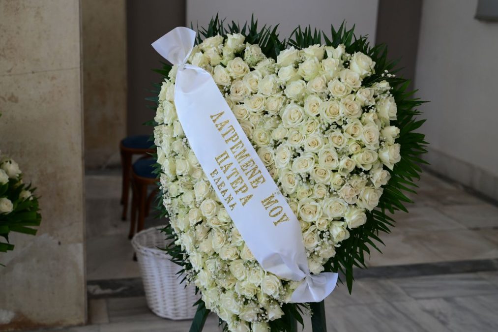 Φωτογραφίες από την κηδεία του Μίμη Πλέσσα
