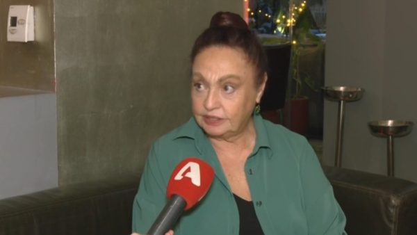 Η Μίρκα Παπακωνσταντίνου στο θέατρο