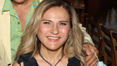 Η Μπέσσυ Μάλφα σε βραδινή έξοδο