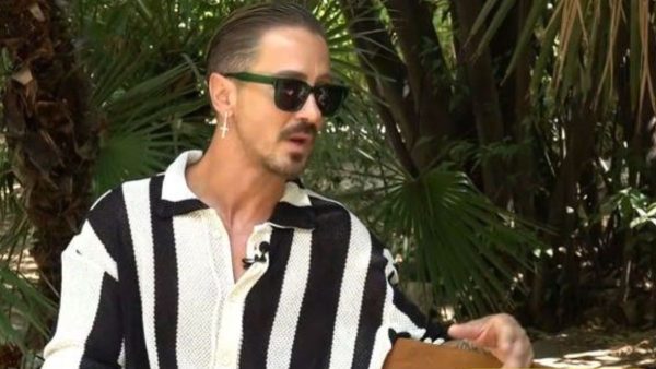 Ο Νίκος Γκάνος μιλάει στην εκπομπή Happy Day.