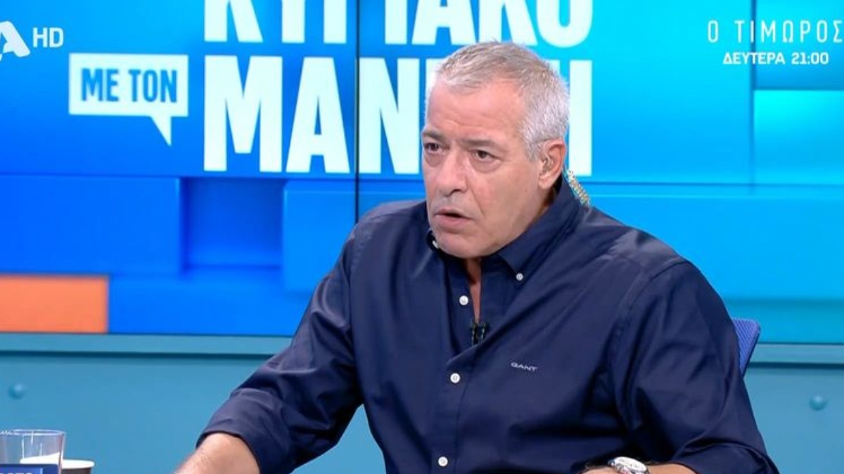 Ο Νίκος Μάνεσης στο πλατό της εκπομπής Σαββατοκύριακο με τον Μάνεση