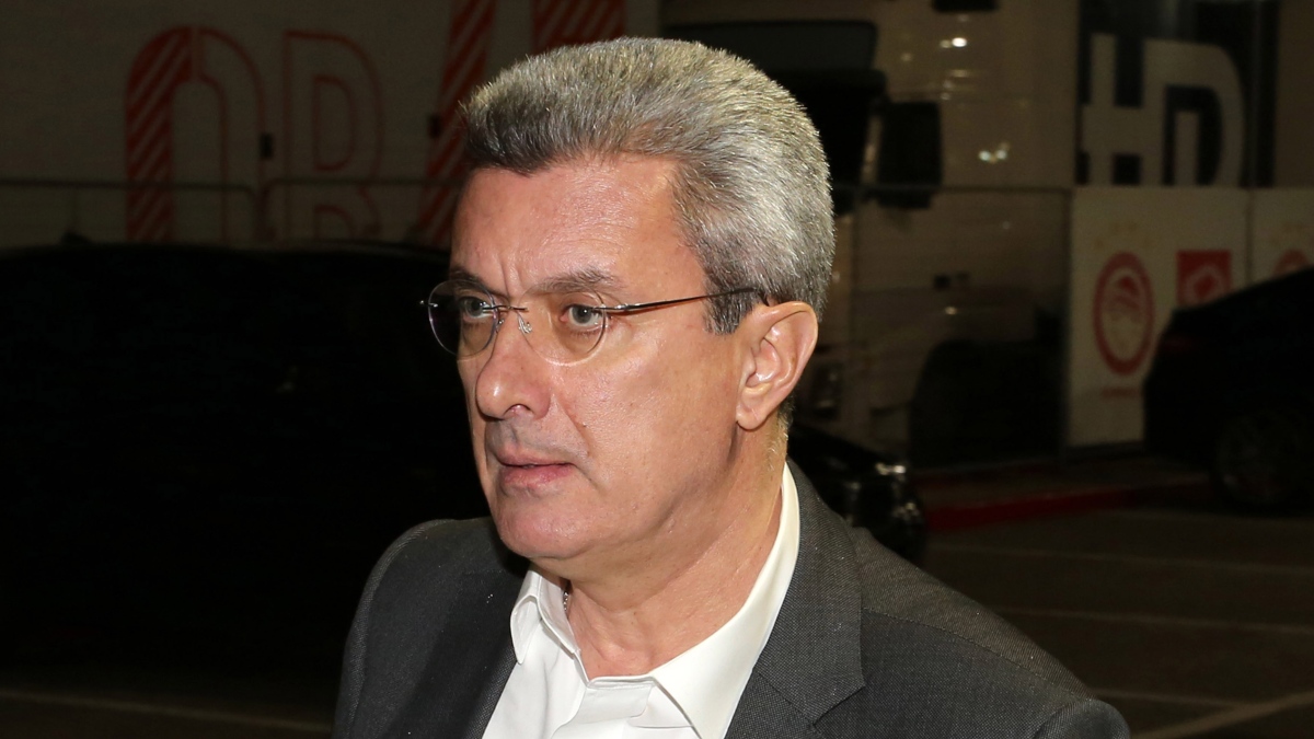 Ο Νίκος Χατζηνικολάου σε έξοδό του