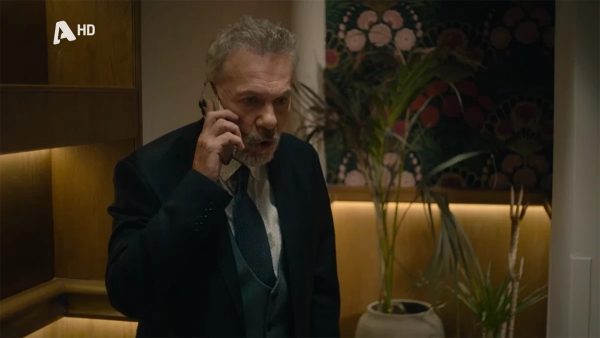 Ο Λεωνίδας σε σκηνή της σειράς Ο Τιμωρός