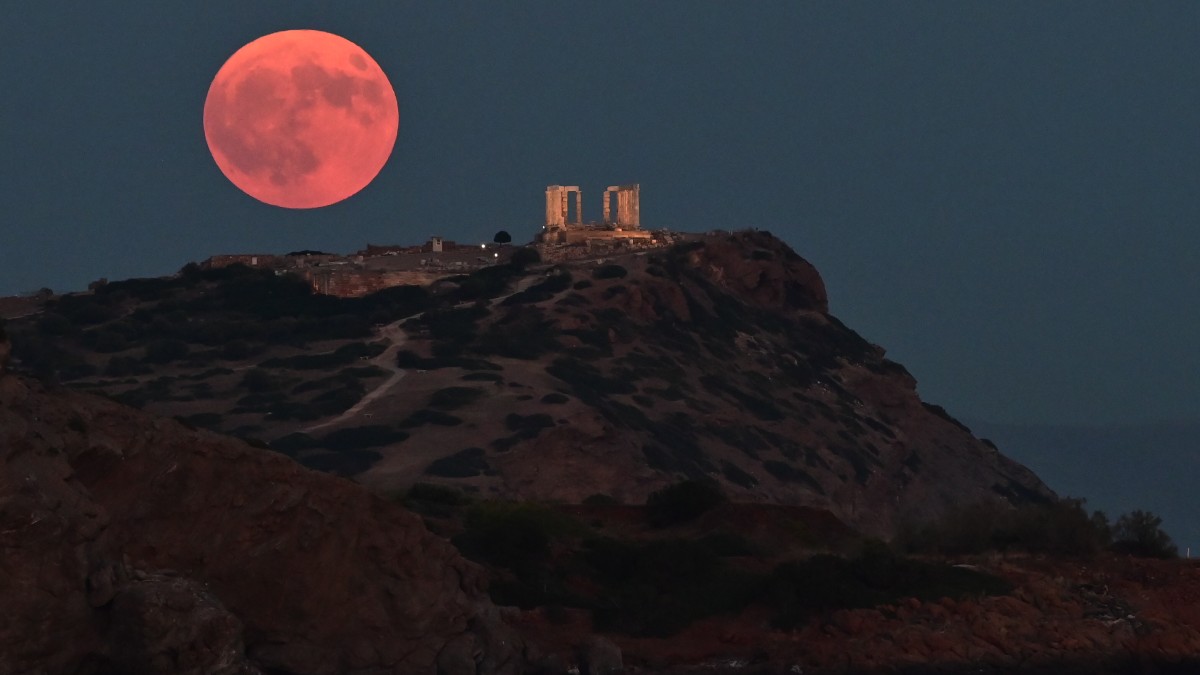 η πανσεληνος