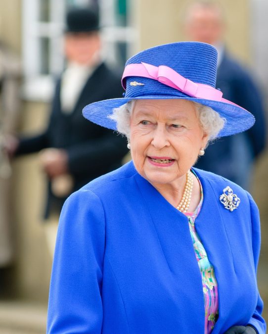 Η Βασίλισσα Ελισάβετ σε παλαιότερη εμφάνιση