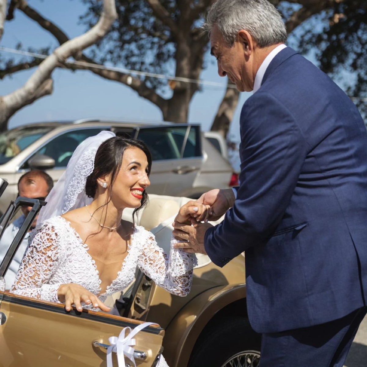 Η Σίσσυ Δαμουλάκη στον γάμο της.