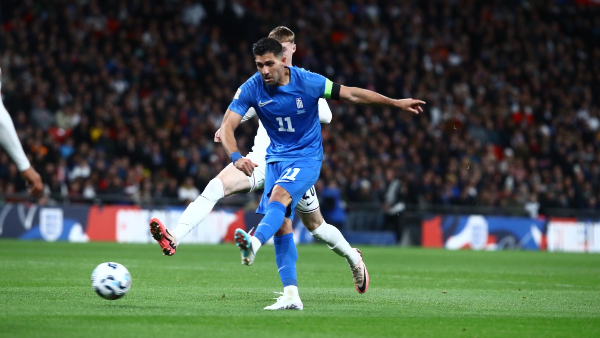 Ο Τάσος Μπακασέτας με την φανέλα της Εθνικής Ελλάδος