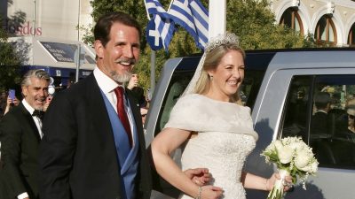 Ο τέως πρίγκιπας Παύλος συνόδευσε την αδελφή του, Θεοδώρα Γλύξμπουργκ στον γάμο της