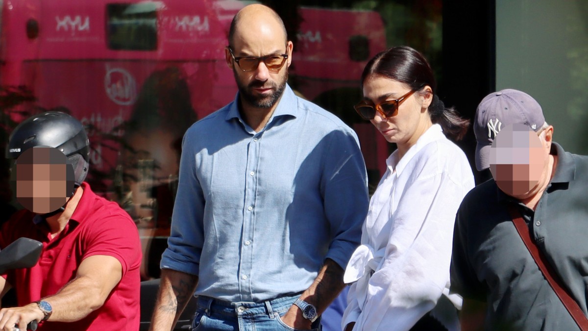 Ο Βασίλης Σπανούλης και η Ολυμπία Χοψονίδου στο κέντρο της Αθήνας.