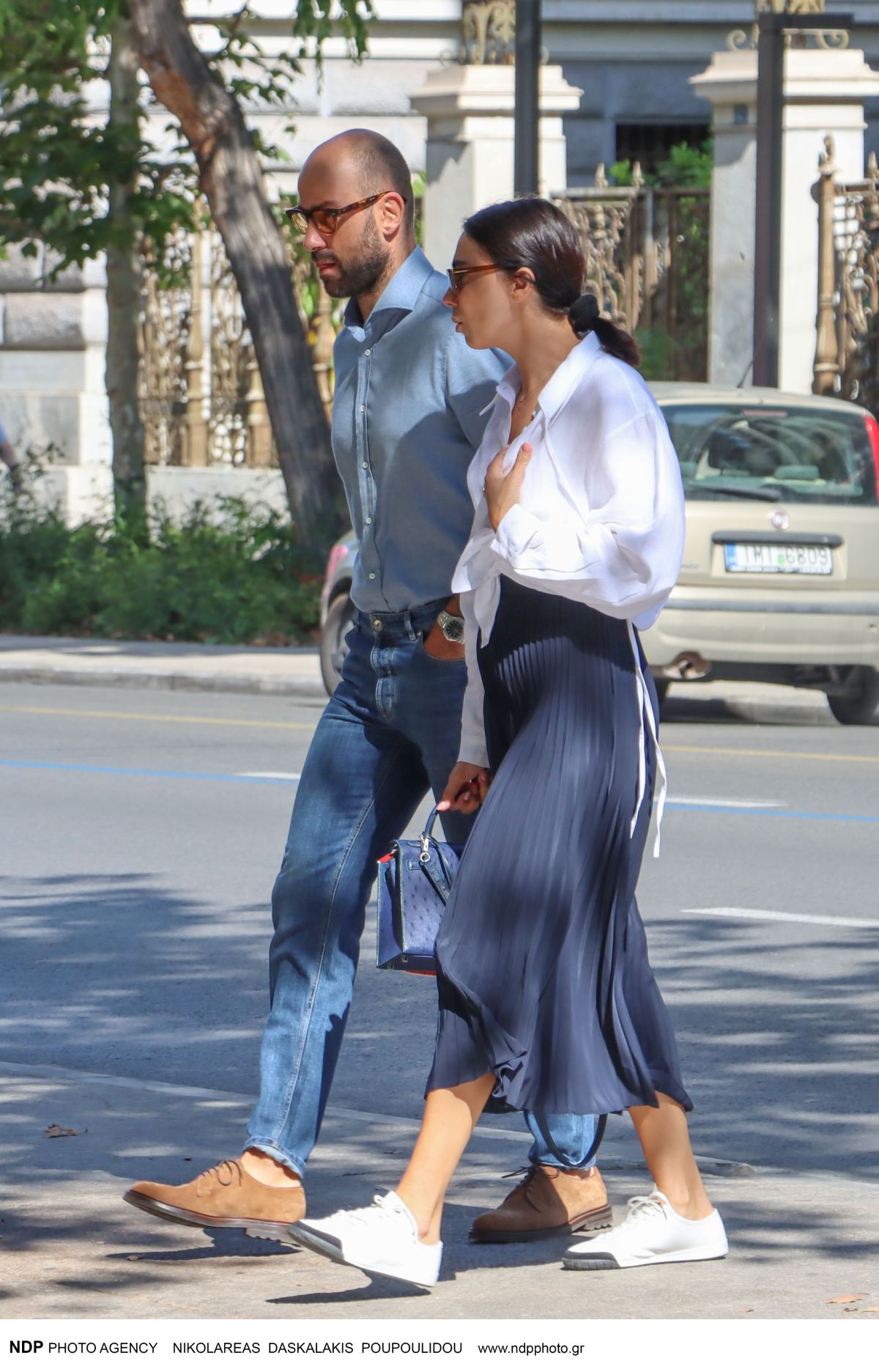 Ο Βασίλης Σπανούλης και η Ολυμπία Χοψονίδου στο κέντρο της Αθήνας.