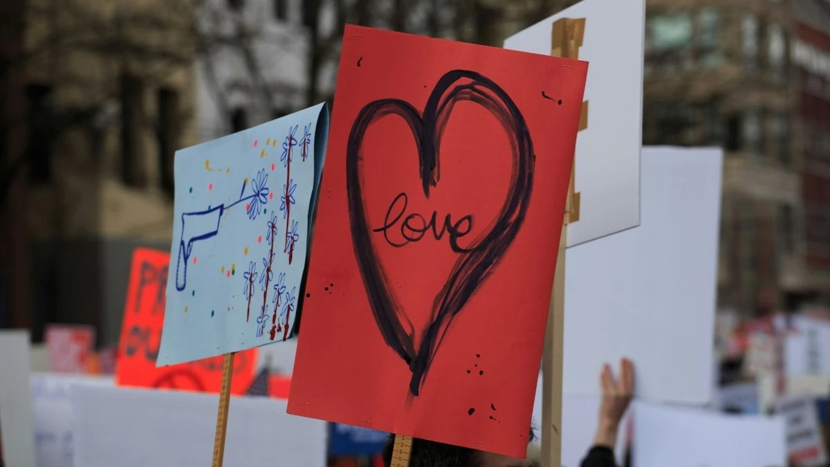 Πανό με συνθήματα