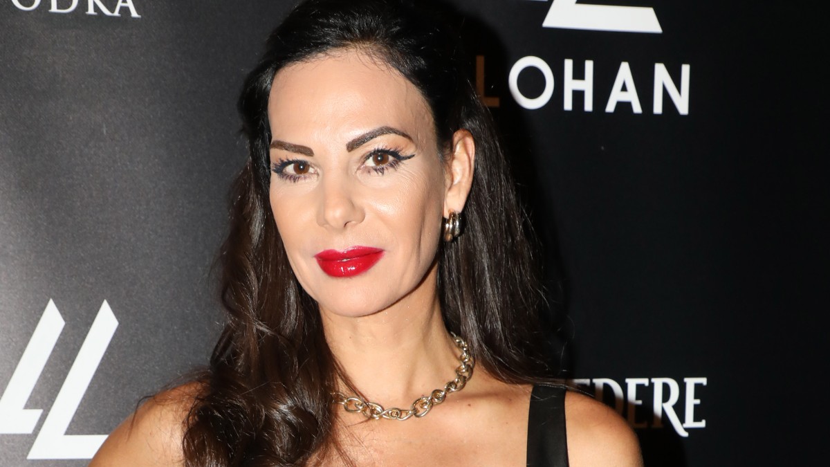 Η Εύη Βατίδου σε έξοδό της