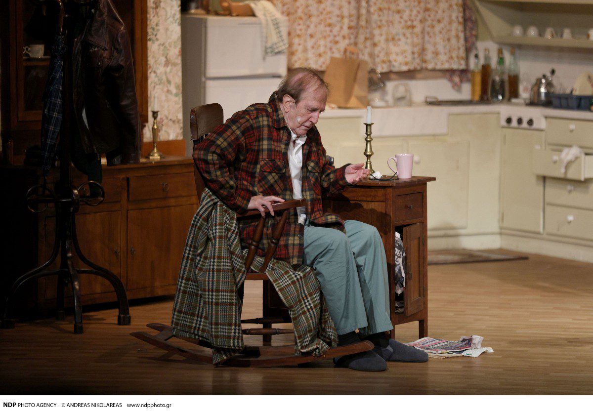 Ο Γιώργος Κωνσταντίνος στο θέατρο