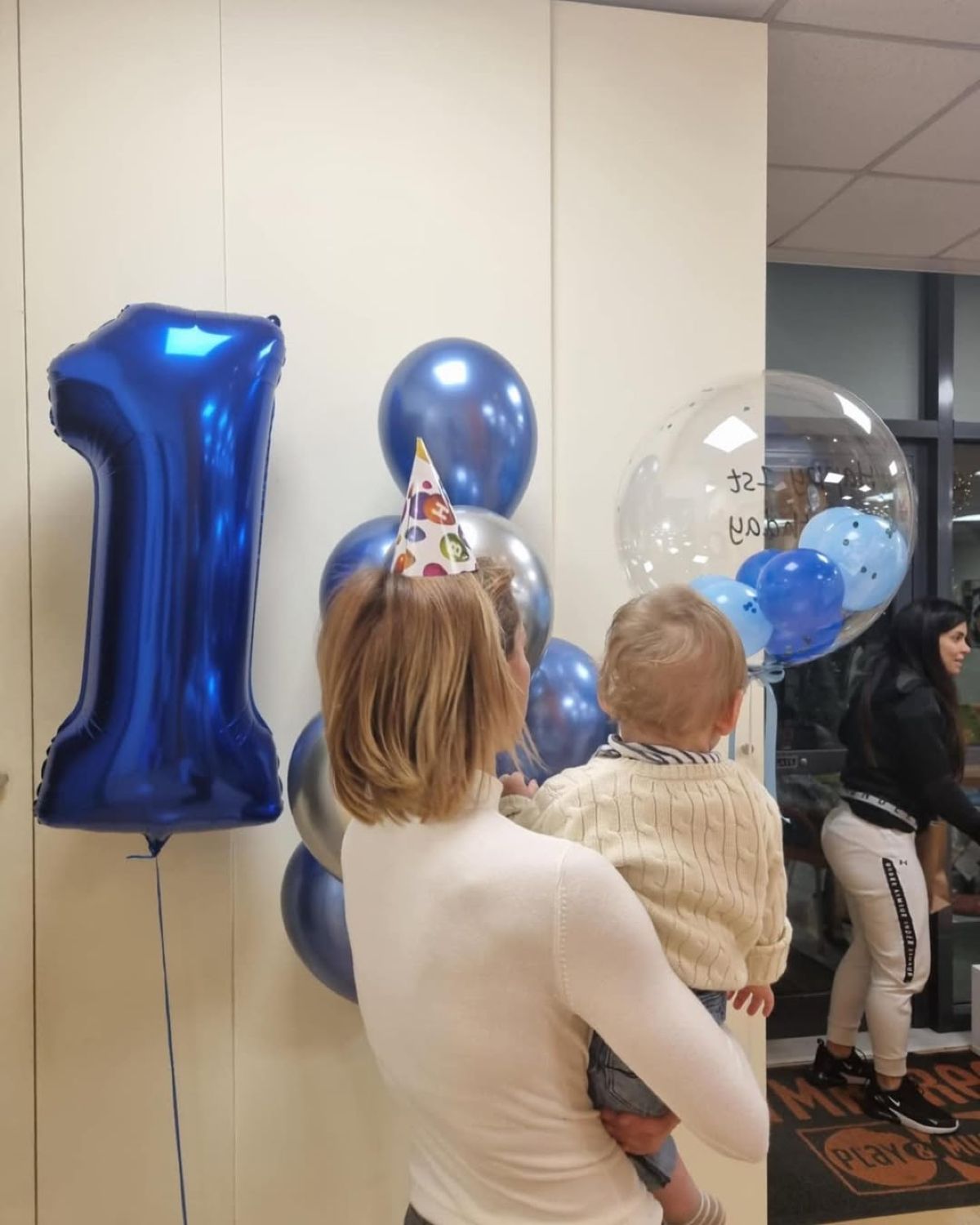 Γιούλικα Σκαφιδά: Το άλμπουμ του πρώτου χρόνου με το γιο της, Άγγελο (Φωτογραφίες)