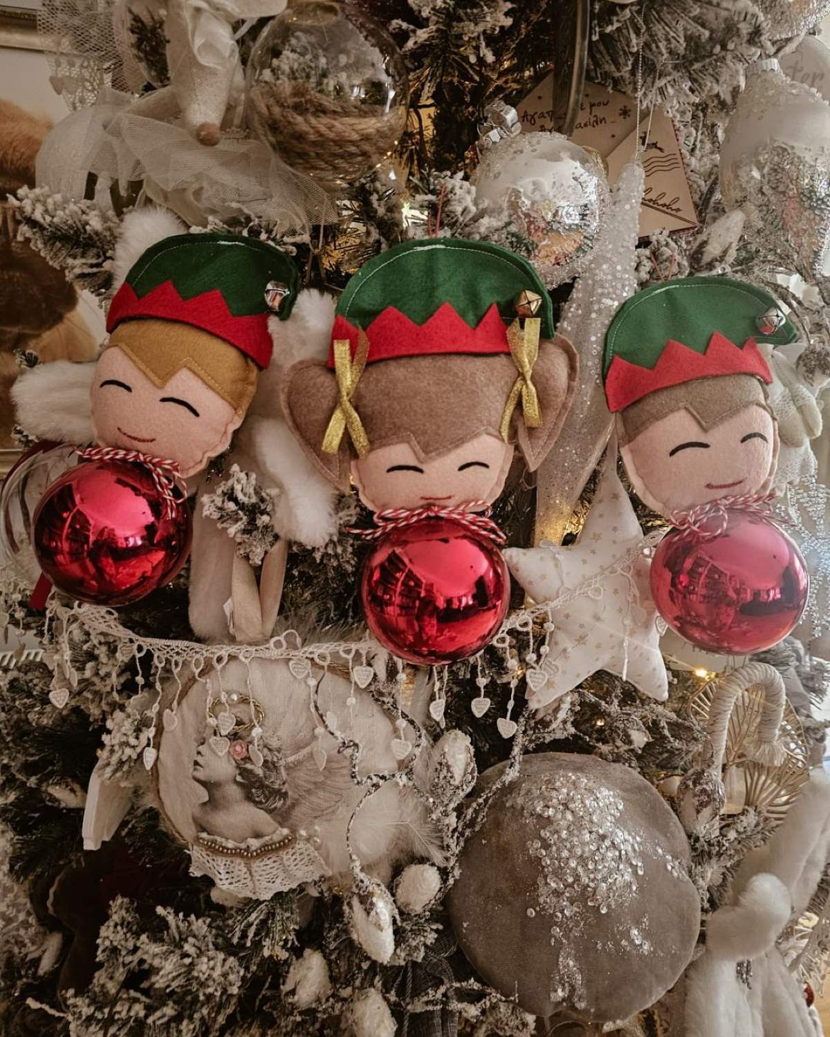 Η Μαντώ Γαστεράτου γιορτάζει τα Χριστούγεννα