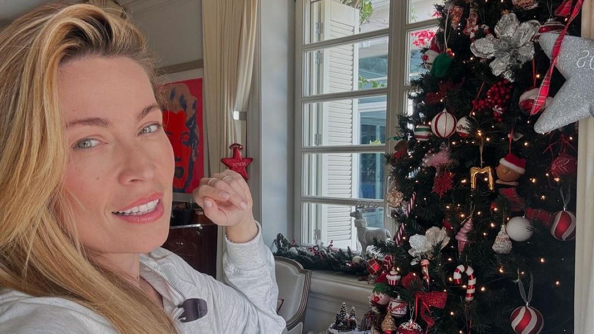 Μαριέττα Χρουσαλά: Έφερε το χριστουγεννιάτικο πνεύμα στο σπίτι της με το στολισμένο δέντρο