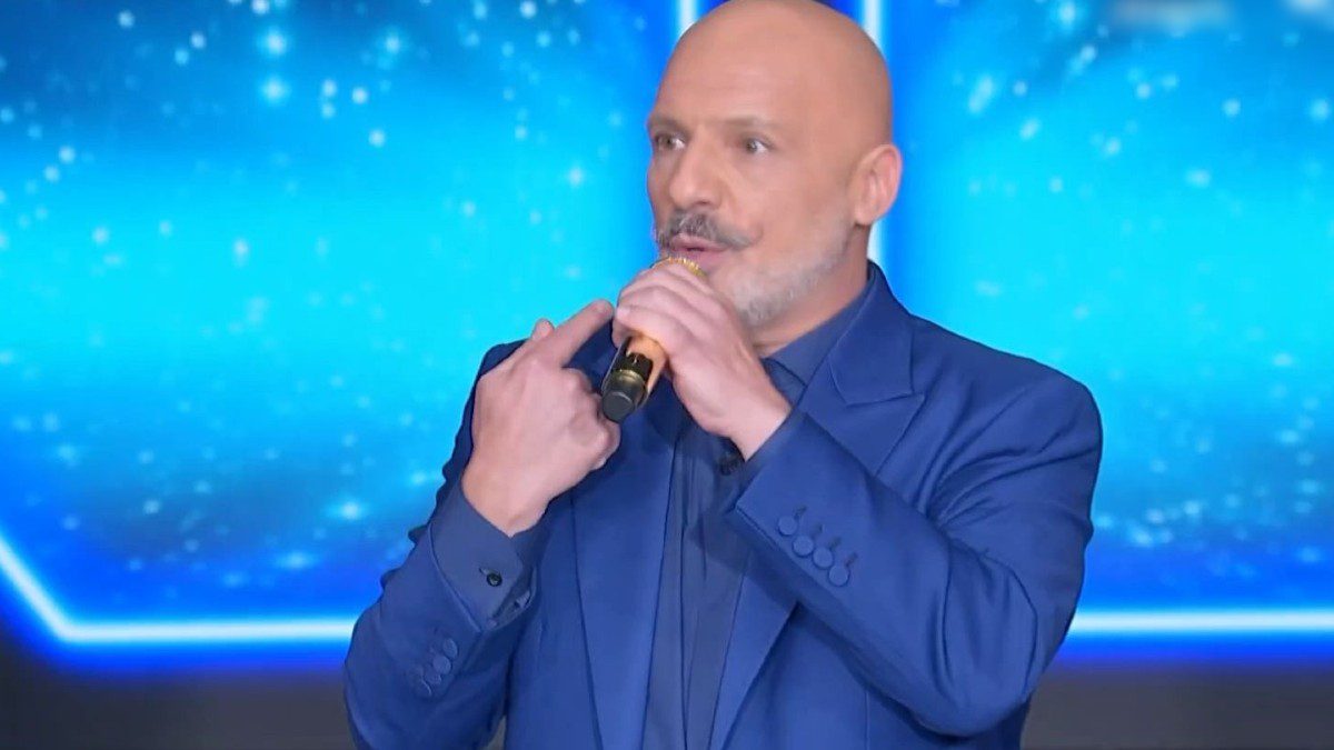 Πρωτοφανές – Άνοιξε τρύπα στην οροφή της εκπομπής Νίκος Μουτσινάς βραδιάτικα