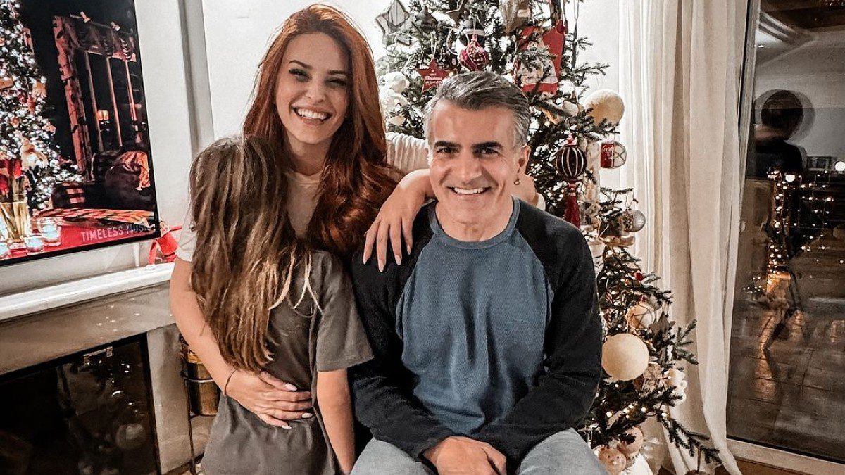 Σίσσυ Χρηστίδου & Παύλος Σταματόπουλος: Στόλισαν μαζί το Χριστουγεννιάτικο δέντρο