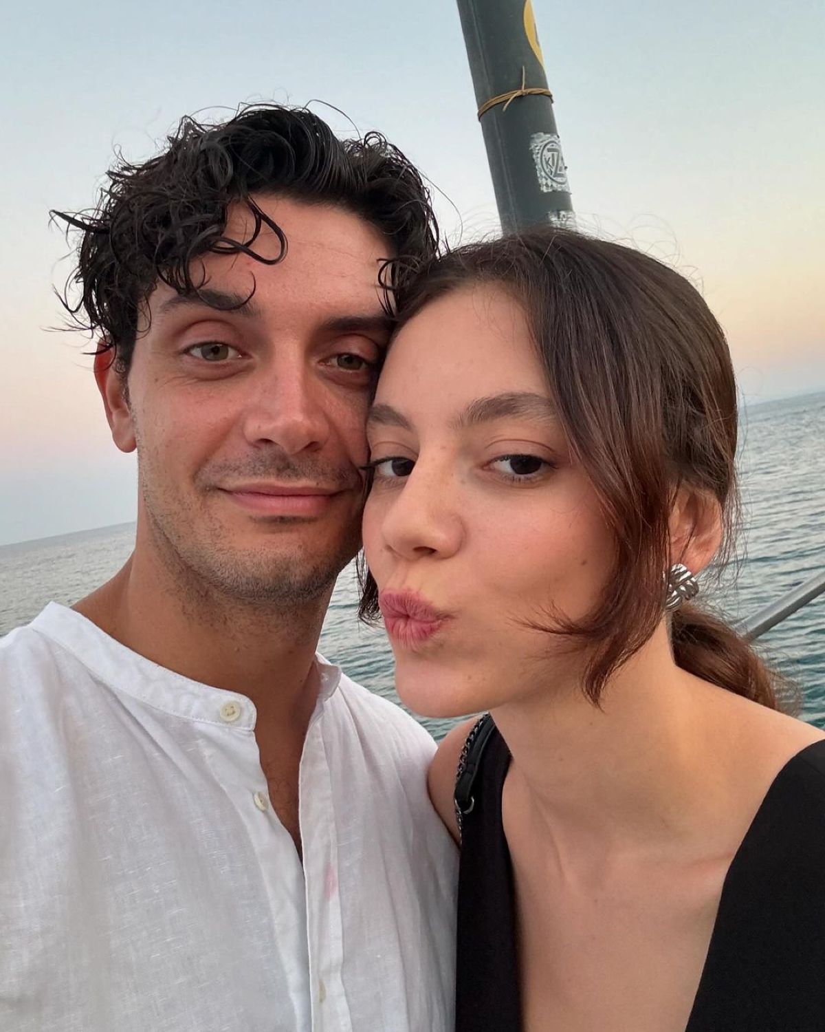 Ο Μάριος Μαριόλος και η Αθηνά Ροδίτου στο Ταμπού