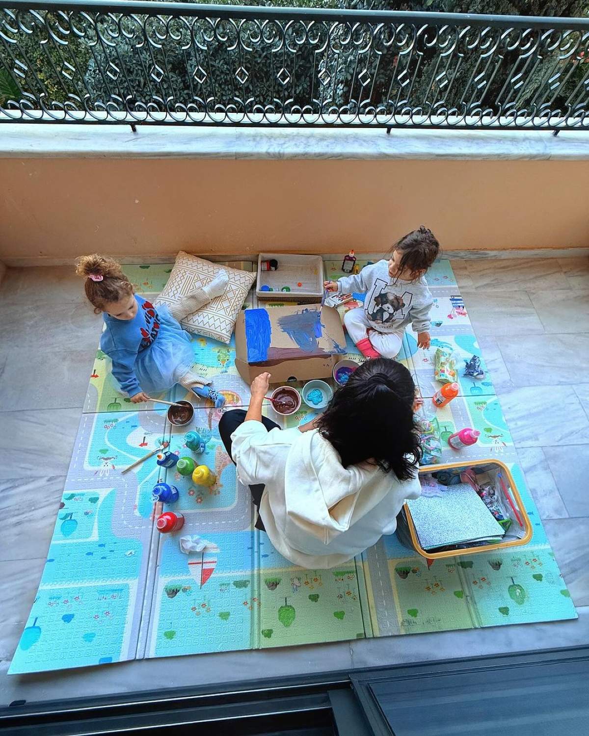 Το άλμπουμ που ανέβασε η Χριστίνα Μπόμπα για τον Οκτώβριο