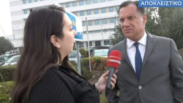 Ο Άδωνις Γεωργιάδης στο Buongiorno με γκρι κοστούμι