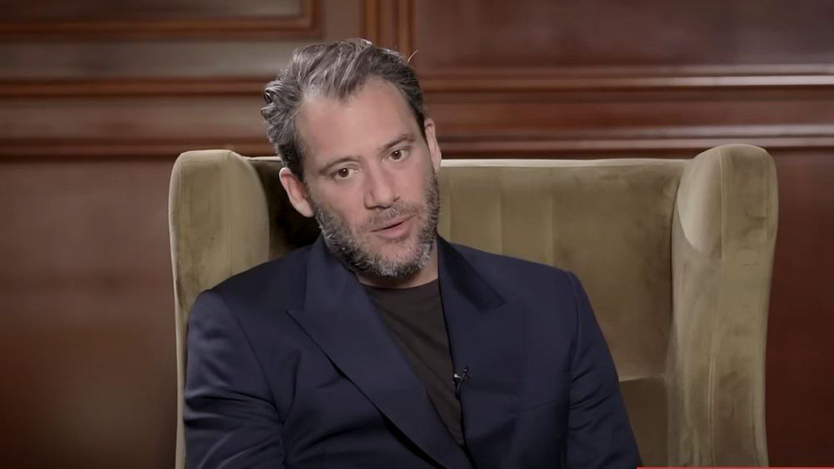 Ο Αντίνοος Αλμπάνης στην εκπομπή Τετ α Τετ