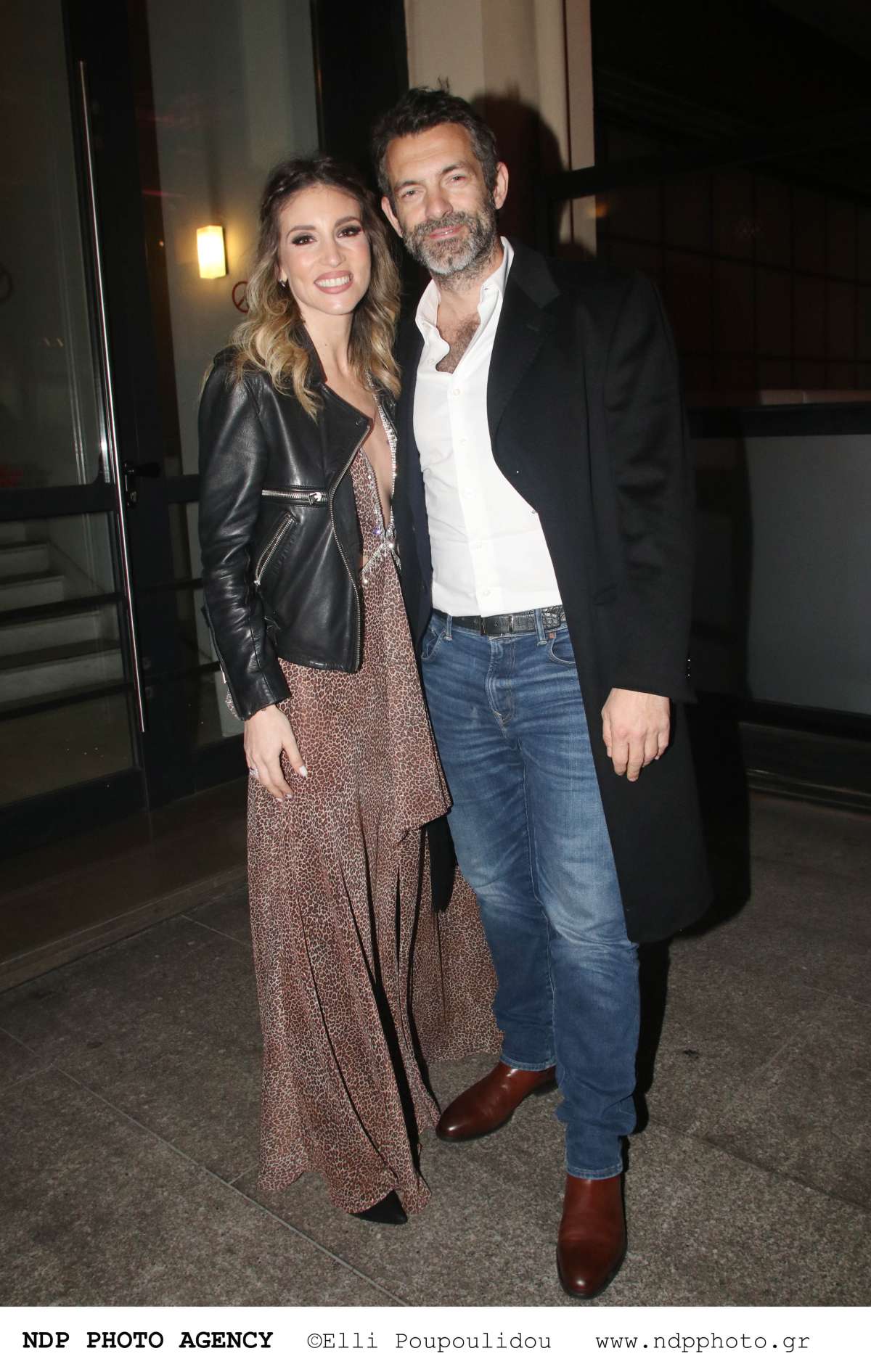 Ο Φίλιππος Μιχόπουλος και η Αθηνά Οικονομάκου σε βραδινή έξοδο.