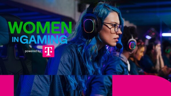 Μια γυναίκα παίζει παιχνίδια