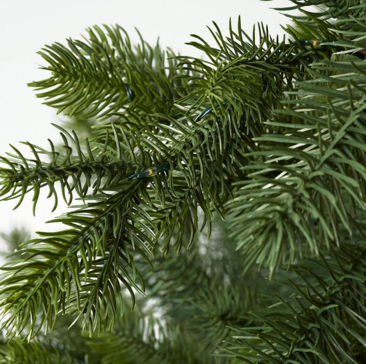 Χριστουγεννιάτικο δέντρο από τα ΙΚΕΑ
