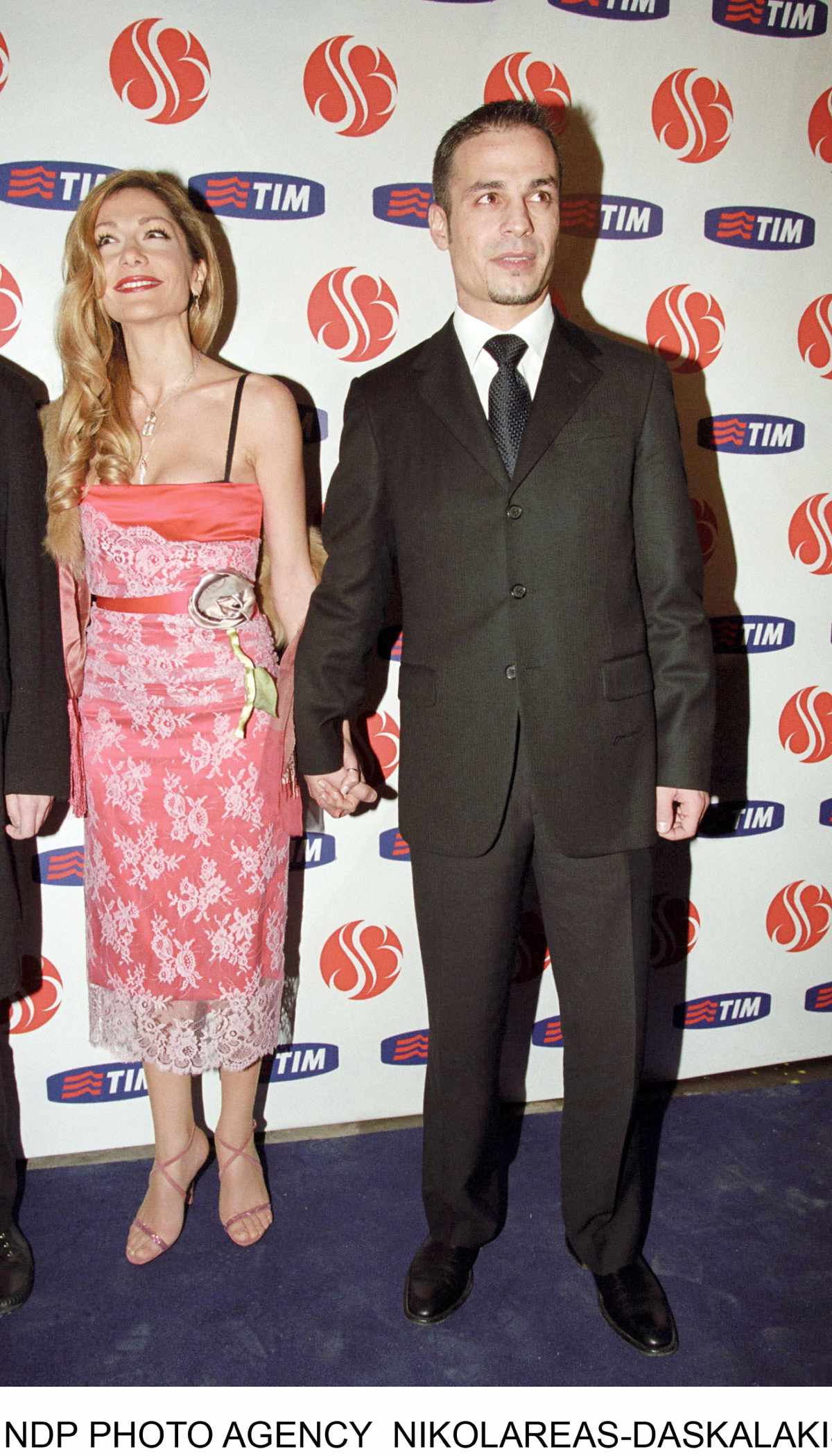 Η Δέσποινα Βανδή και ο Ντέμης Νικολαϊδης το 2003