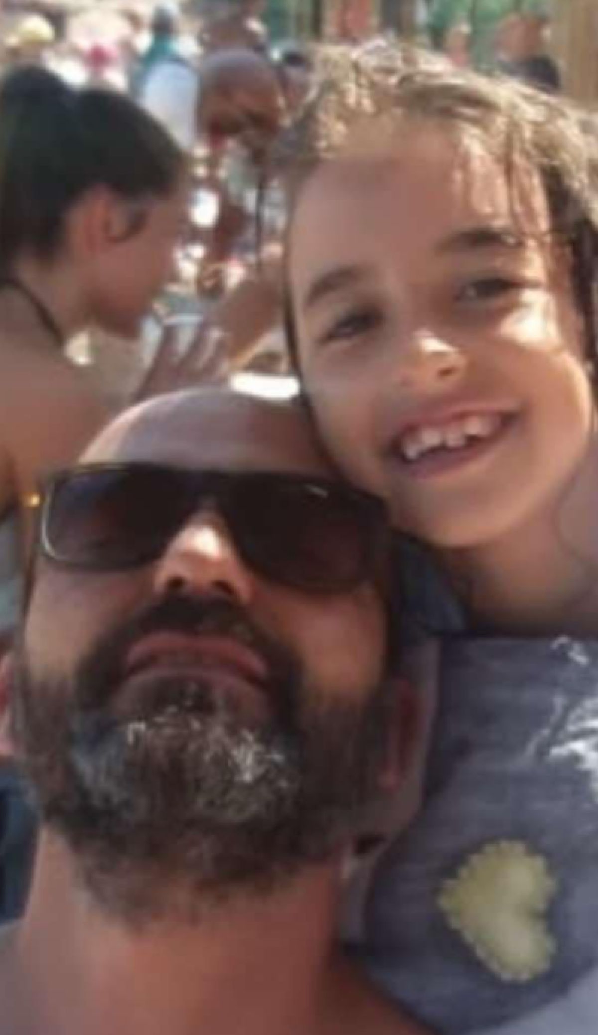 Ο Διονύσης Κυπριώτης με την κόρη του.