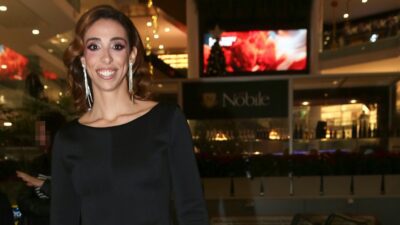 Η Έλενα Χαραλαμπούδη σε βραδινή έξοδο