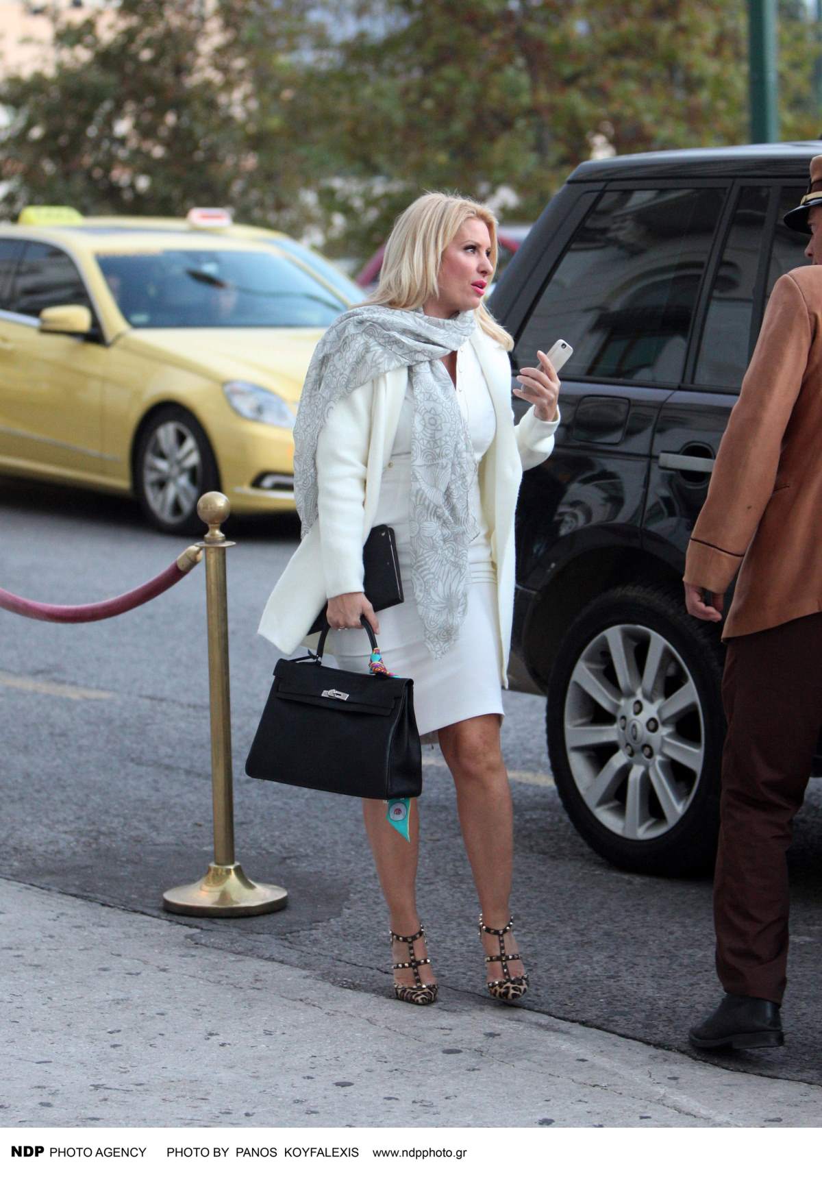 Η ακριβότερη τσάντα στα χέρια της Ελένης Μενεγάκη