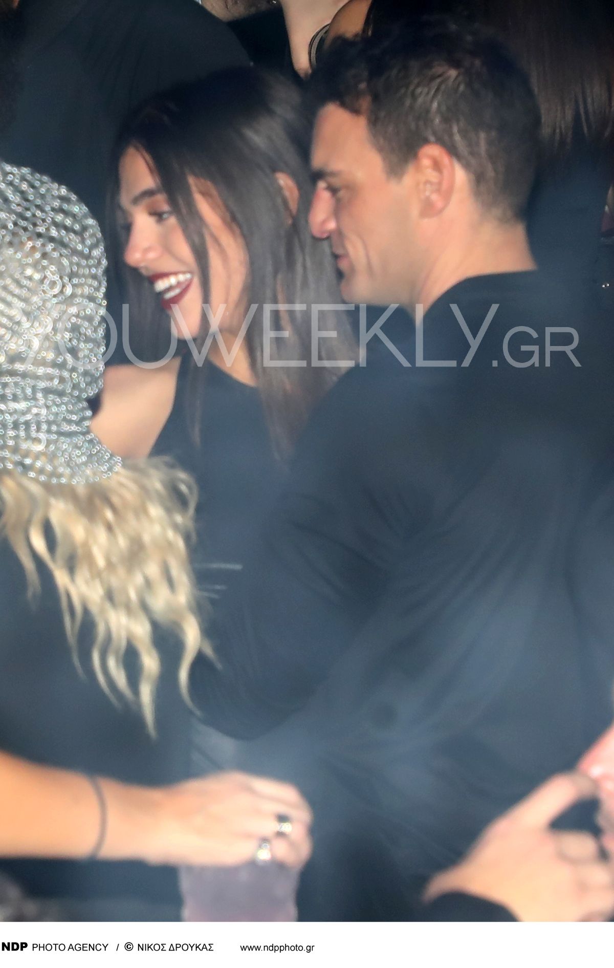 Μελίνα Νικολαΐδη  και Δημήτρης Φιντιρίκος αγκαλιά στα μπουζούκια