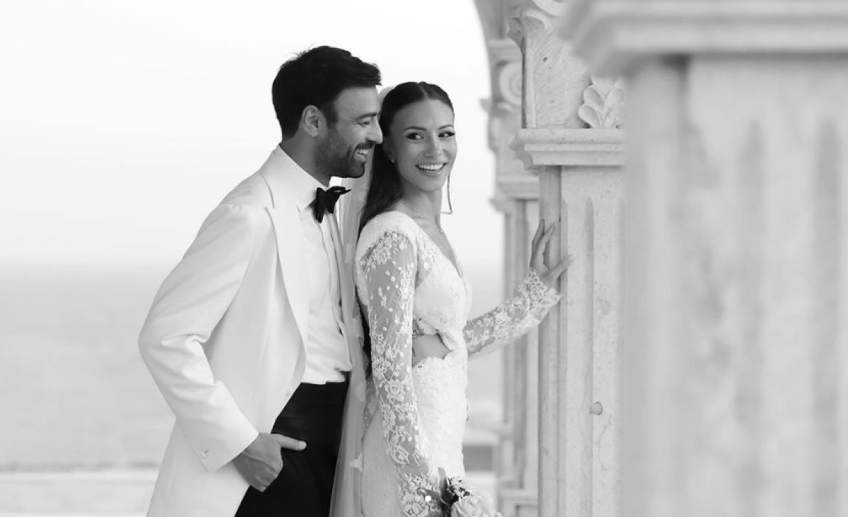 Ο Ανδρέας Γεωργίου με την Σιμώνη Χριστοδούλου στο γάμο τους