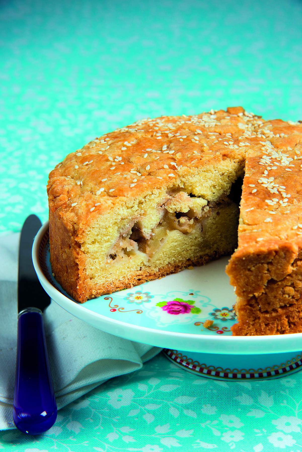 Πανεύκολη μηλογιαουρτόπιτα με μπόλικη κανέλα