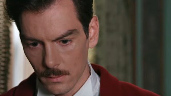 Ο Πέτρος από το Grand Hotel