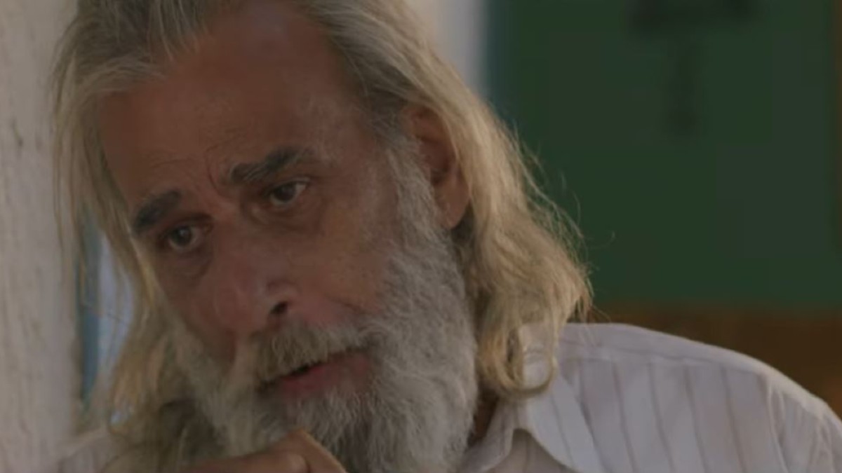 Ο Δημητρός από την σειρά "Η Παραλία"