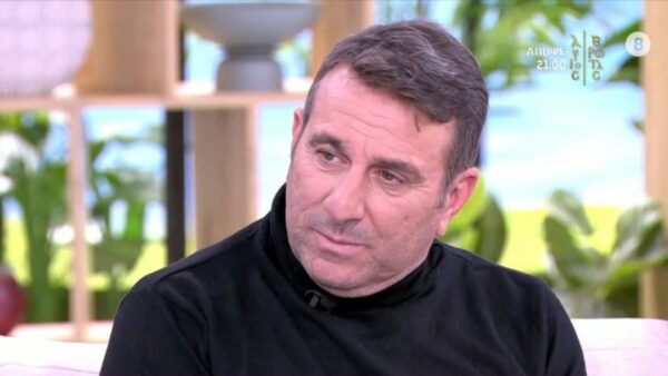 Συνέντευξη στο «Super Κατερίνα» παραχώρησε ο Ηλίας Βαλάσης, ο τηλεοπτικός «Βλάσης» από τη σειρά «Άγιος Έρωτας»