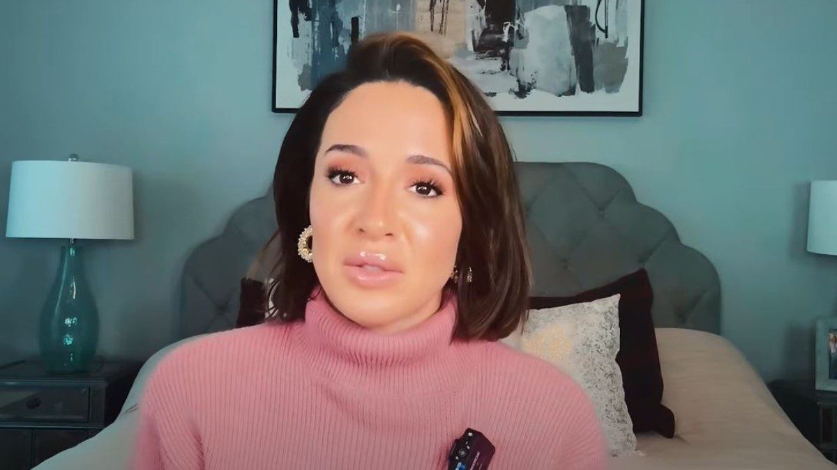 Η Καλομοίρα σε βίντεο στο Youtube