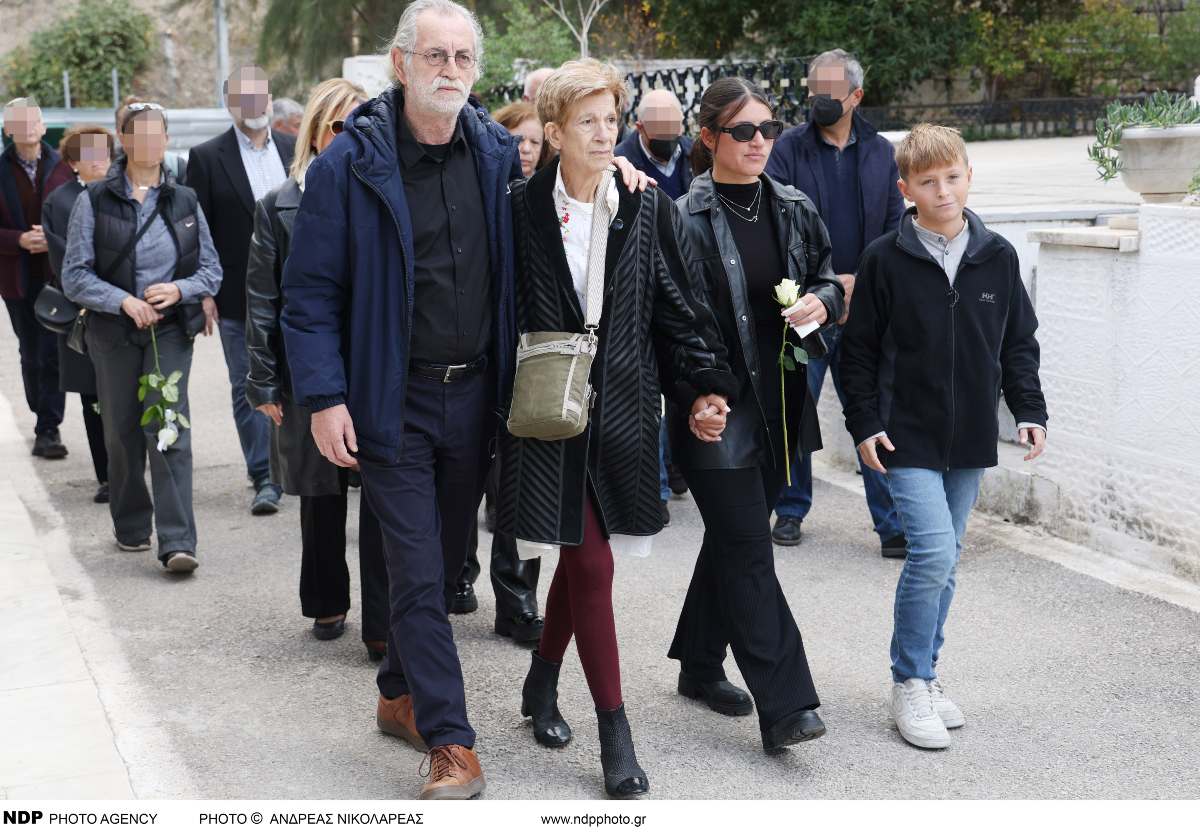 Κηδεία Μανουσάκη