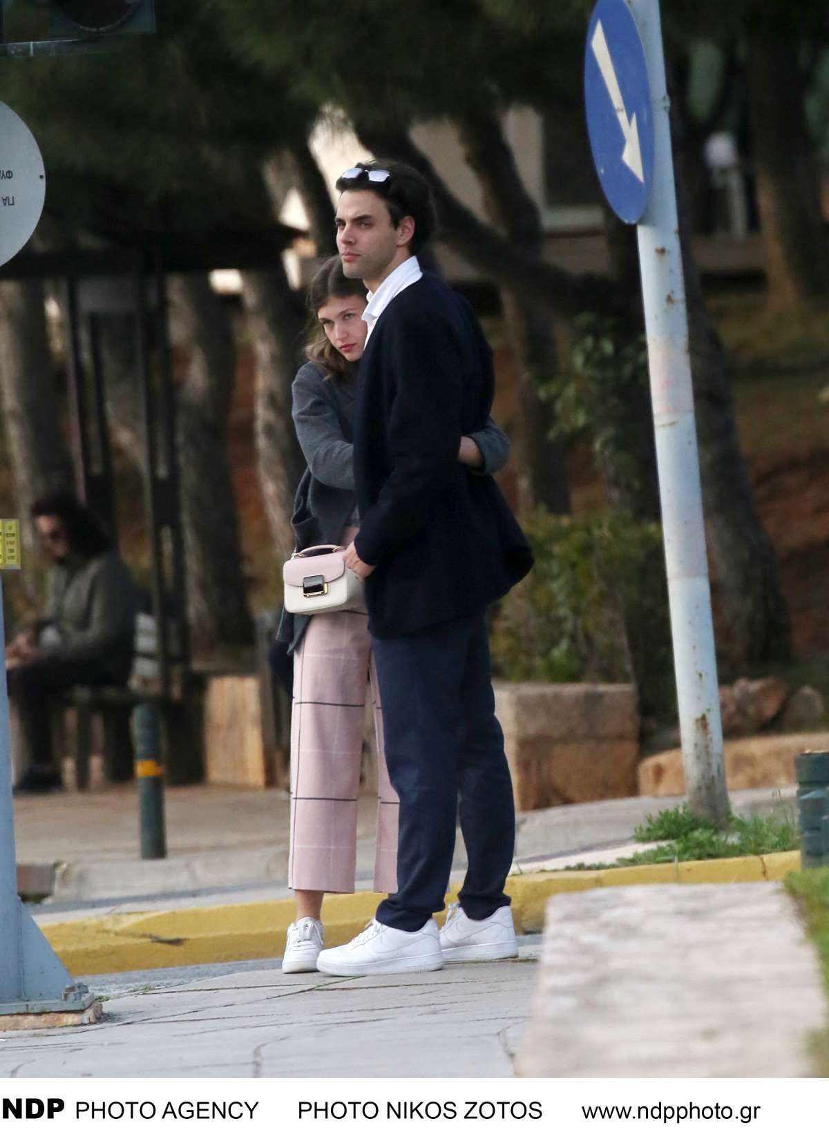 Κλέλια Ανδριολάτου και Ρένος Ρώτας σε βόλτα στο πάρκο