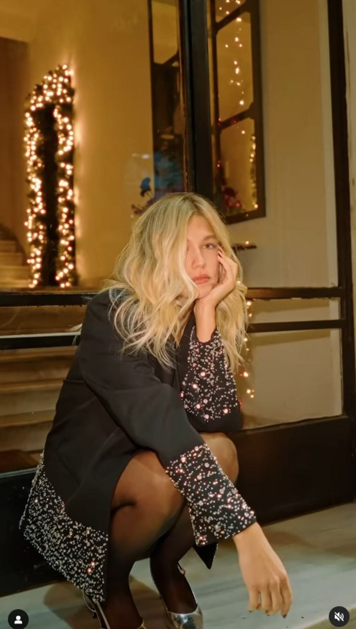 Η Κλέλια Ανδριολάτου με H&M σύνολο