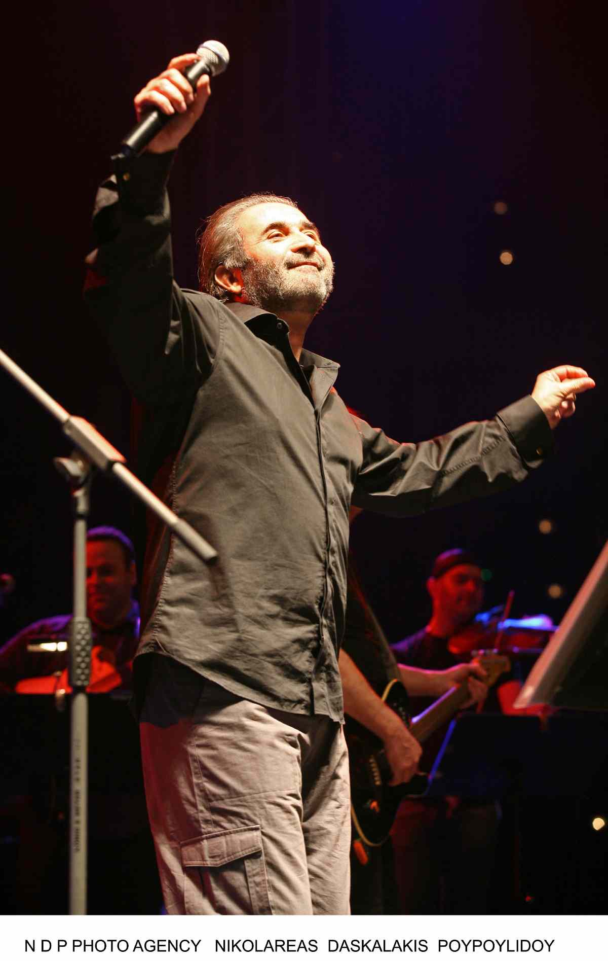 Ο Λάκης Λαζόπουλος σε συναυλία