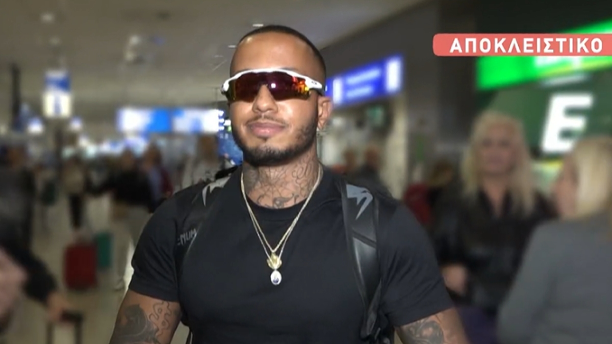 Ο Light στο αεροδρόμιο