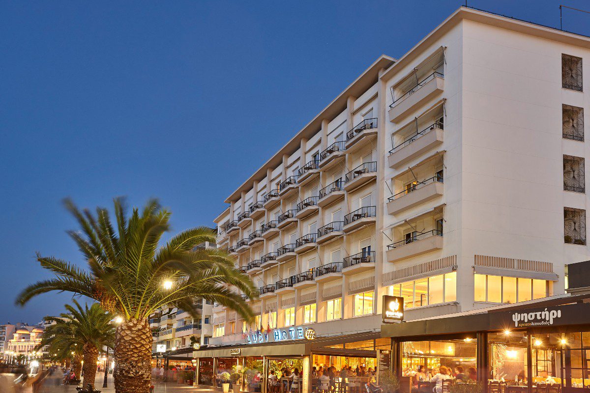 Το Lucy Hotel στην παραλία της Χαλκίδας