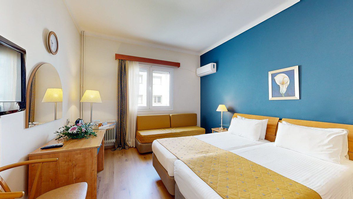 Διαμονή με θέα τον Ευβοϊκό κόλπο Lucy hotel