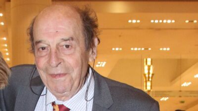 Ο Μανούσος Μανουσάκης σε έξοδό του