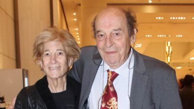 Ο Μανούσος Μανουσάκης με την σύζυγό του